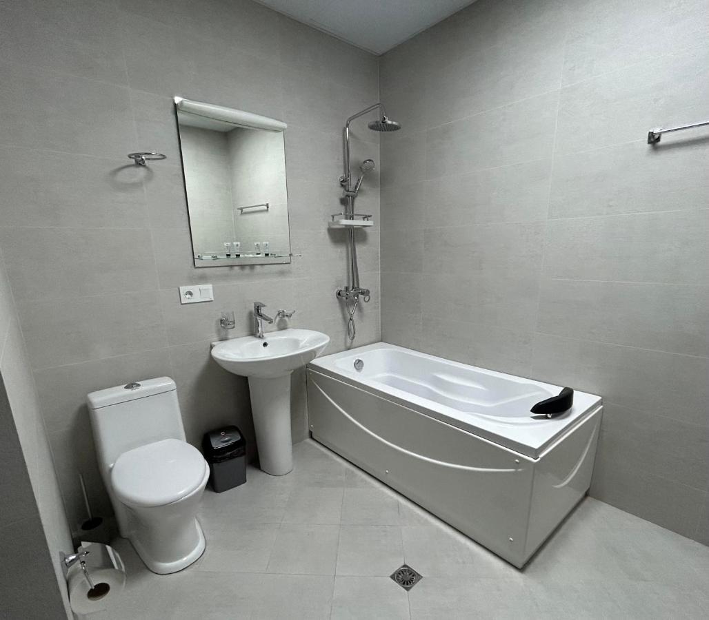 Hotel Four Seasons Tiflis Dış mekan fotoğraf